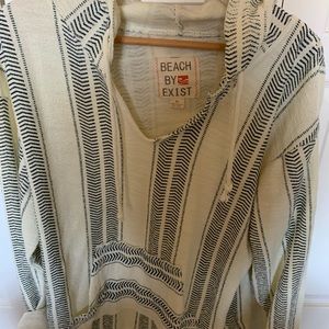 NWT! Cute Baja pullover.
